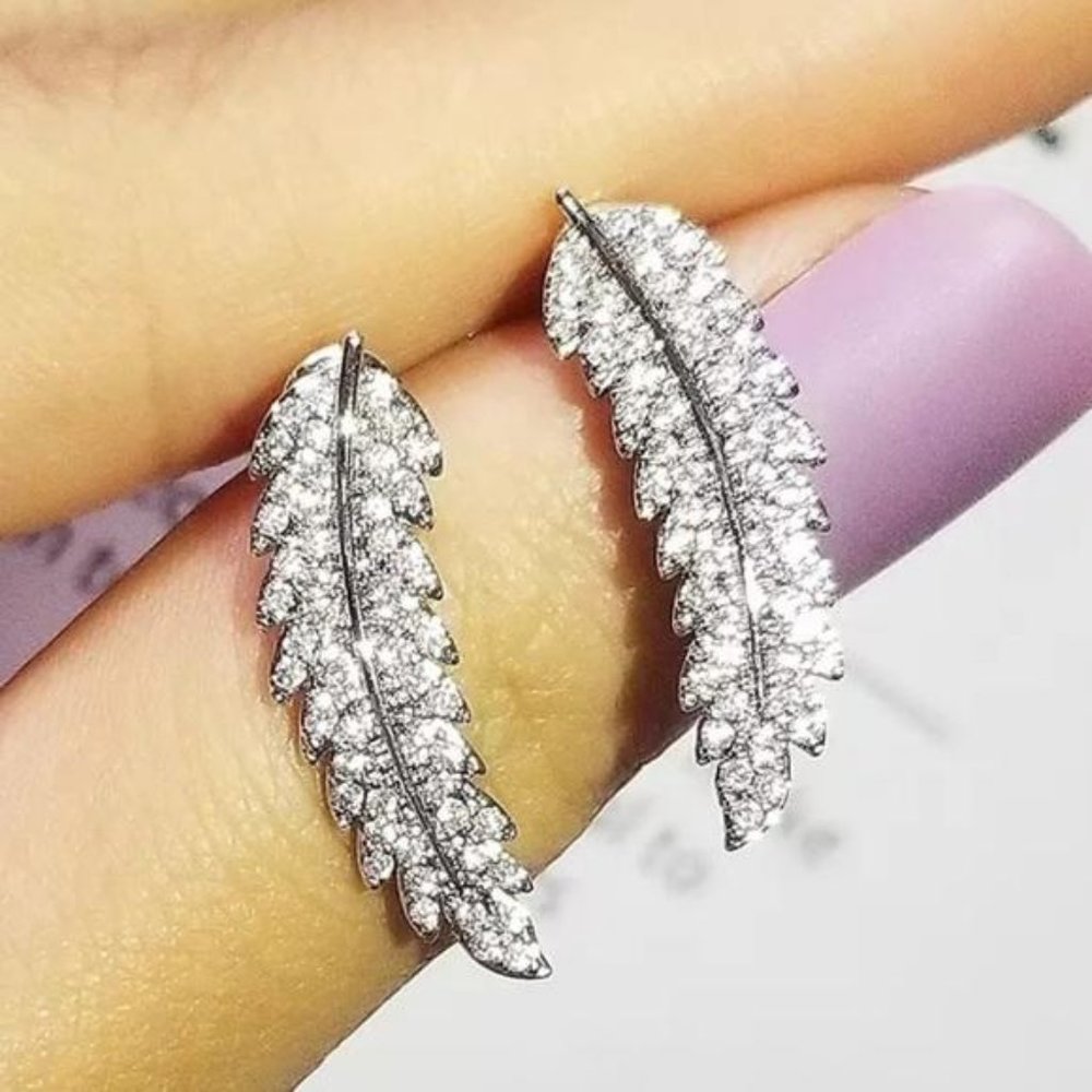 NEW Sterling Silver Leaf Earrings, beautiful Earrings, cute Earrings